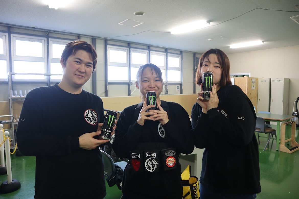 Ypipichocolate's tweet photo. 2/12 #Apexfield さんでの練習会！！
スライディングとかジャンプ撃ちとか普段しない動きできてバリ楽しかった！！

社長だけじゃなくて他の方にもミッチリ構え方とスイッチ教えて貰ってだいぶ薄くなった気がする🥹💕

いい練習会だった！また行きたい🥰🥰

 #FC3ミーティング https://t.co/S1Xm8U0oB6