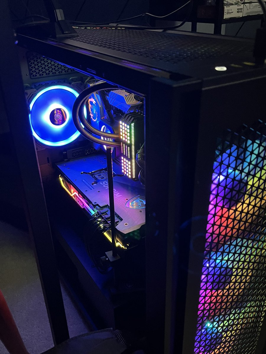 COSFilmsINC's tweet photo. Our PC builder Brendan Adams completed our second computer build as of yesterday!
Time to put it through some stress tests soon 🖥️
———
Wedding. Business. Promotional. Personal. 🔴
#pcbuild #editingpc #filmediting #filmmaking #milwaukee #wisconsin https://t.co/Dw7lYS7Pjf