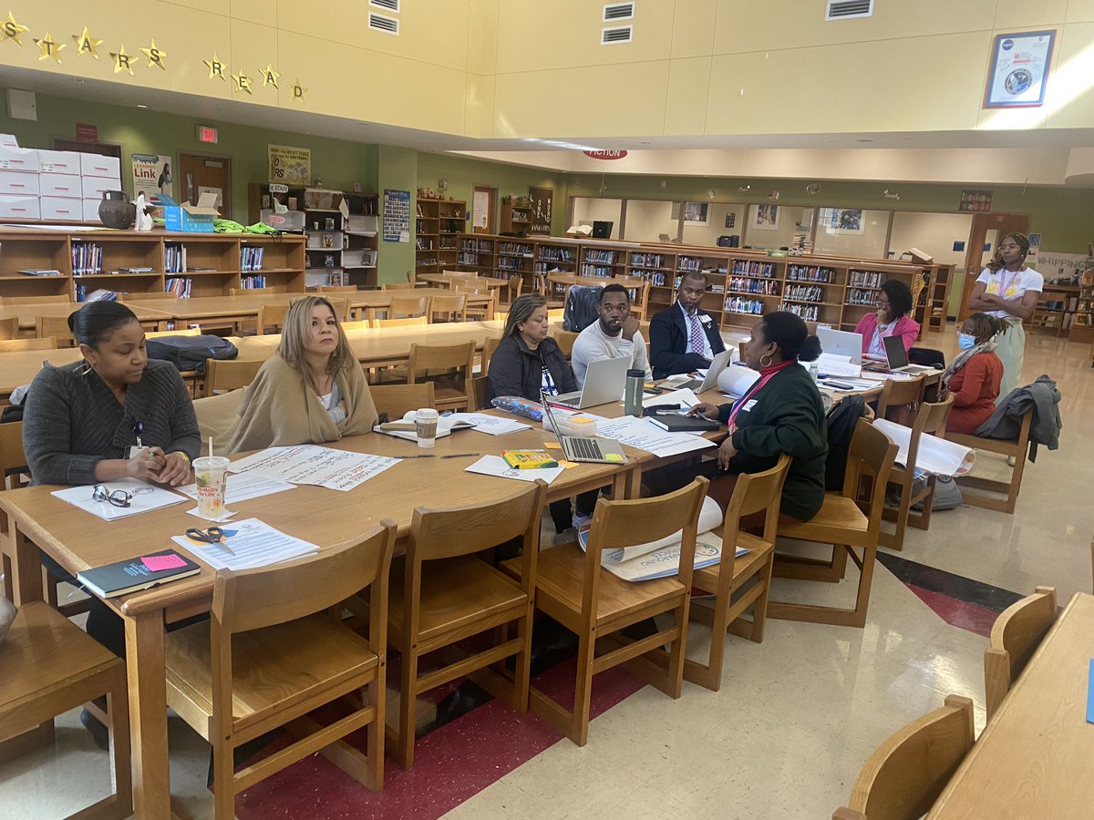 SMahario's tweet photo. I absolutely love planning and team development. PLC 3 In Action 💉☑️💪🏾👩‍💻🔥📊. I challenge you all to the High Five Challenge with your team. You will see instant results. @HISD_Wraparound @LaToyaW74380390 @HISDMiddleSchls @WelchWraparound @CarltonWildman @CodwellWRS https://t.co/SpTVB0aXLy