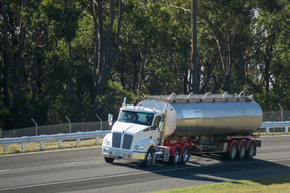 The Trucking Industry United buff.ly/3DTtSYH Tthe trucking industry has united against the suggestion to remove the fuel tax credit for truck operators. #powertorque #truckingaustralia
#fueltax 
#TWU