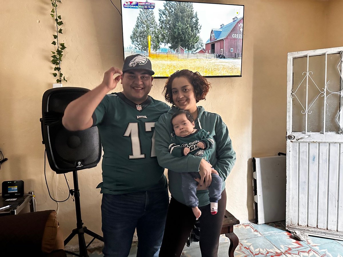iesosa4's tweet photo. Un SB diferente pero con más pasión que nunca #gobirds #FlyEaglesFly #LosMasBuscados #greenfamily https://t.co/WoeQ9eE3VD