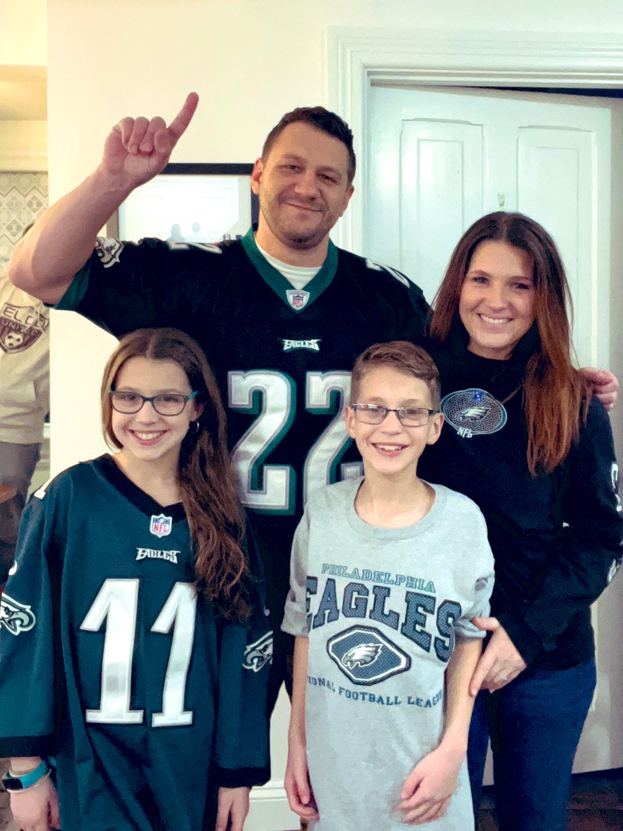 Coach_Swords's tweet photo. Fly Eagles, Fly 🦅 #BirdGang https://t.co/2BX8vwaZkJ