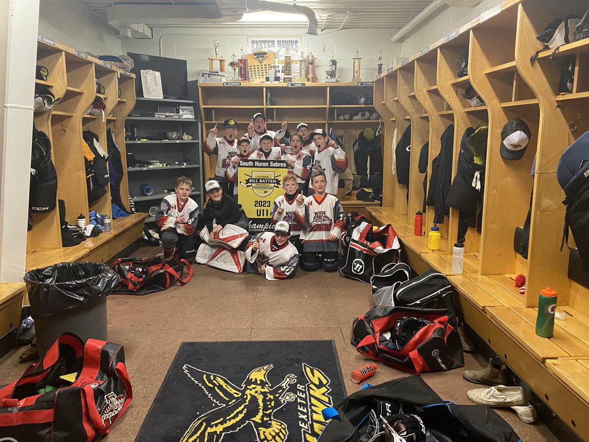 Jeff_Kerslake's tweet photo. Thanks to @Exeterhawks for the use of the dressing room today, it worked! #U11Champs @HuronMinor https://t.co/dP6UnTJHMT