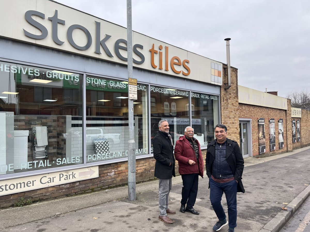 k4shf's tweet photo. It was a pleasure to invite #AmjadBashir  owner @ZoukTeaBar back to #loveoldham after 58yrs visiting his Dads Shop that was on Shaw Rd Mumps rekindled memories with @786maq 👍nice walk &amp; tea in @MiljulChai 👏👏#oldhamhour #weareoldham https://t.co/GeQB2mwLcP
