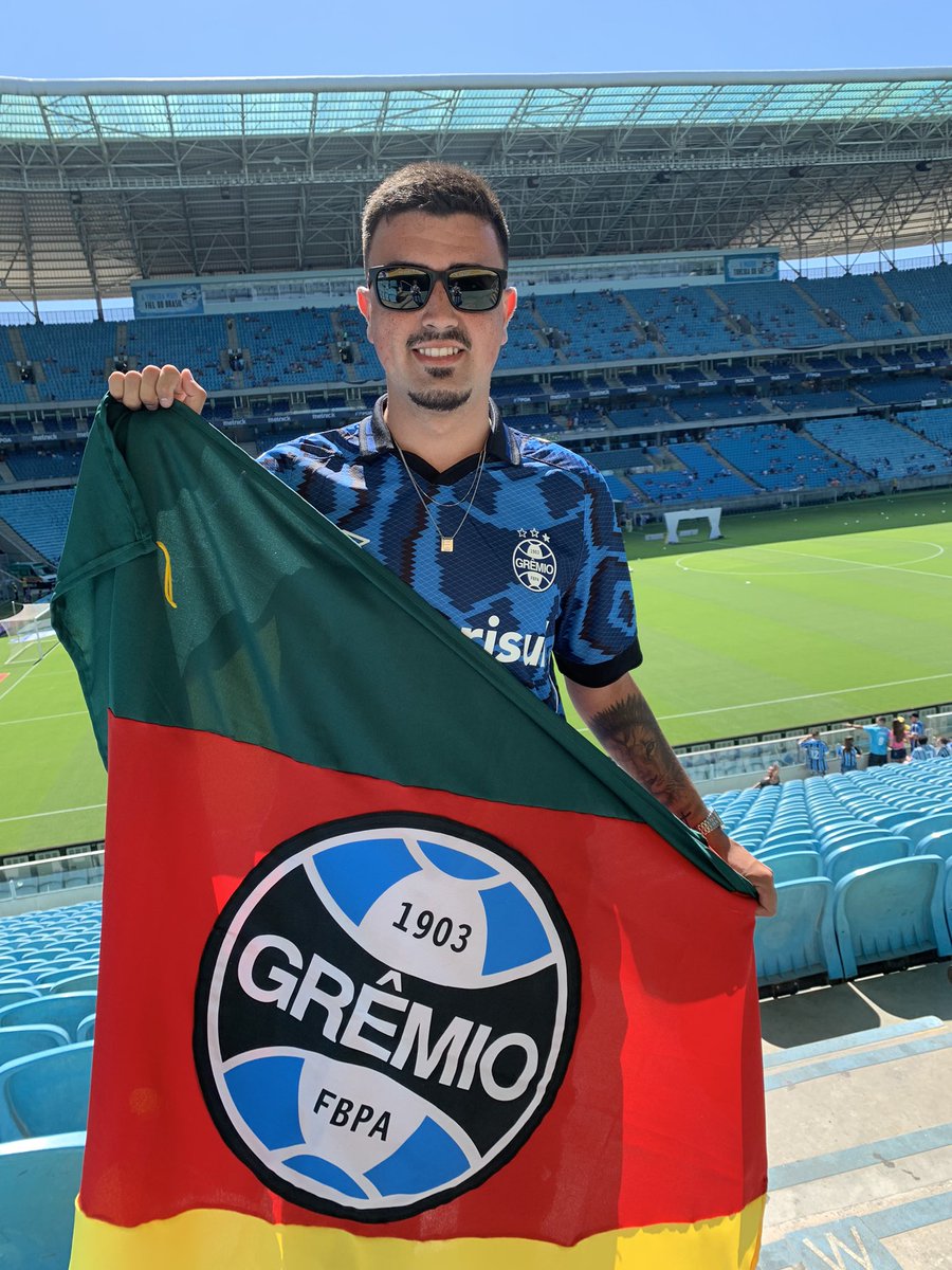 coi_lf's tweet photo. Desde 2012 eu sonhei com o dia de assistir um jogo na Arena, já que não pude conhecer o Olímpico! 
Obrigado Deus! 

te amo @Gremio 🇪🇪 https://t.co/2f8P81Z0kb