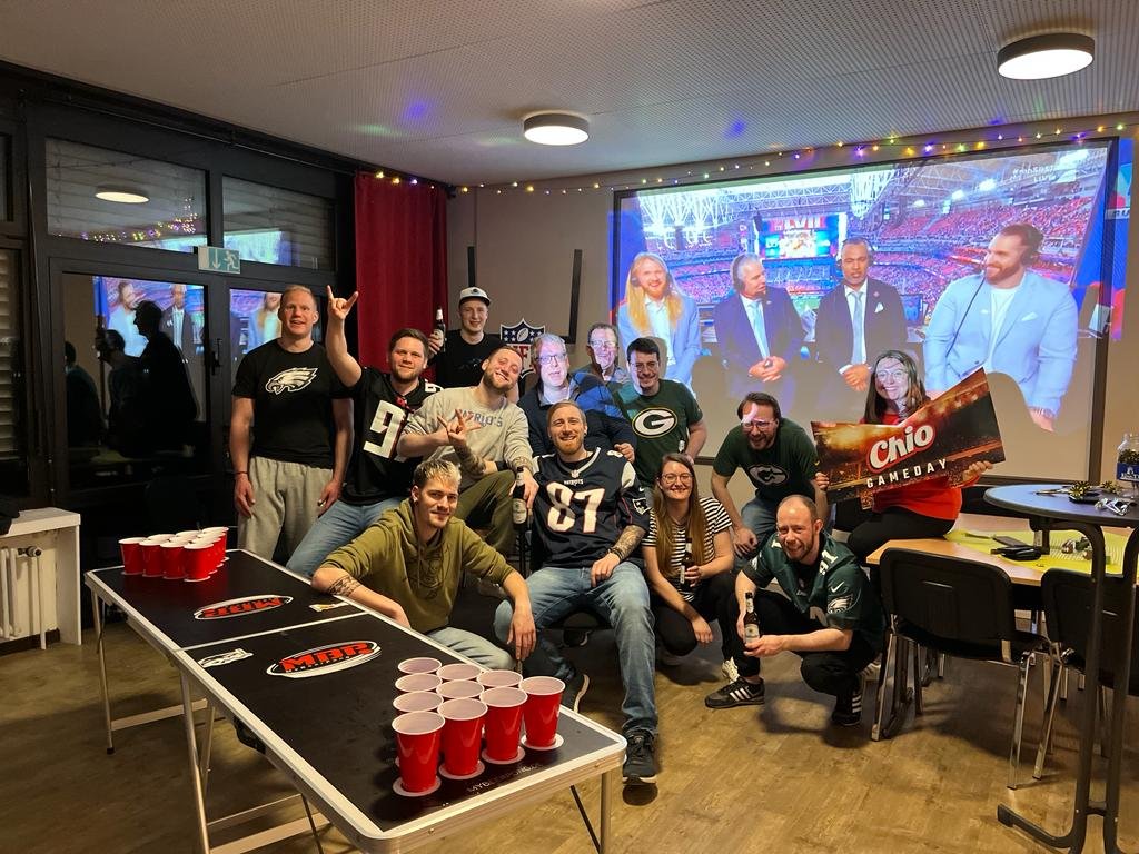 DrSkizzle's tweet photo. Superbowl LVII   🥳🥳🤘🏻🤘🏻🏈🏈

#superbowl #SBLVII  @rannfl_suechtig @ranNFL_  #eagles #rannfl #ransport @ransport @Icke41  
  @der_bambusbjoern @nfldeutschland https://t.co/G1IySgfckO