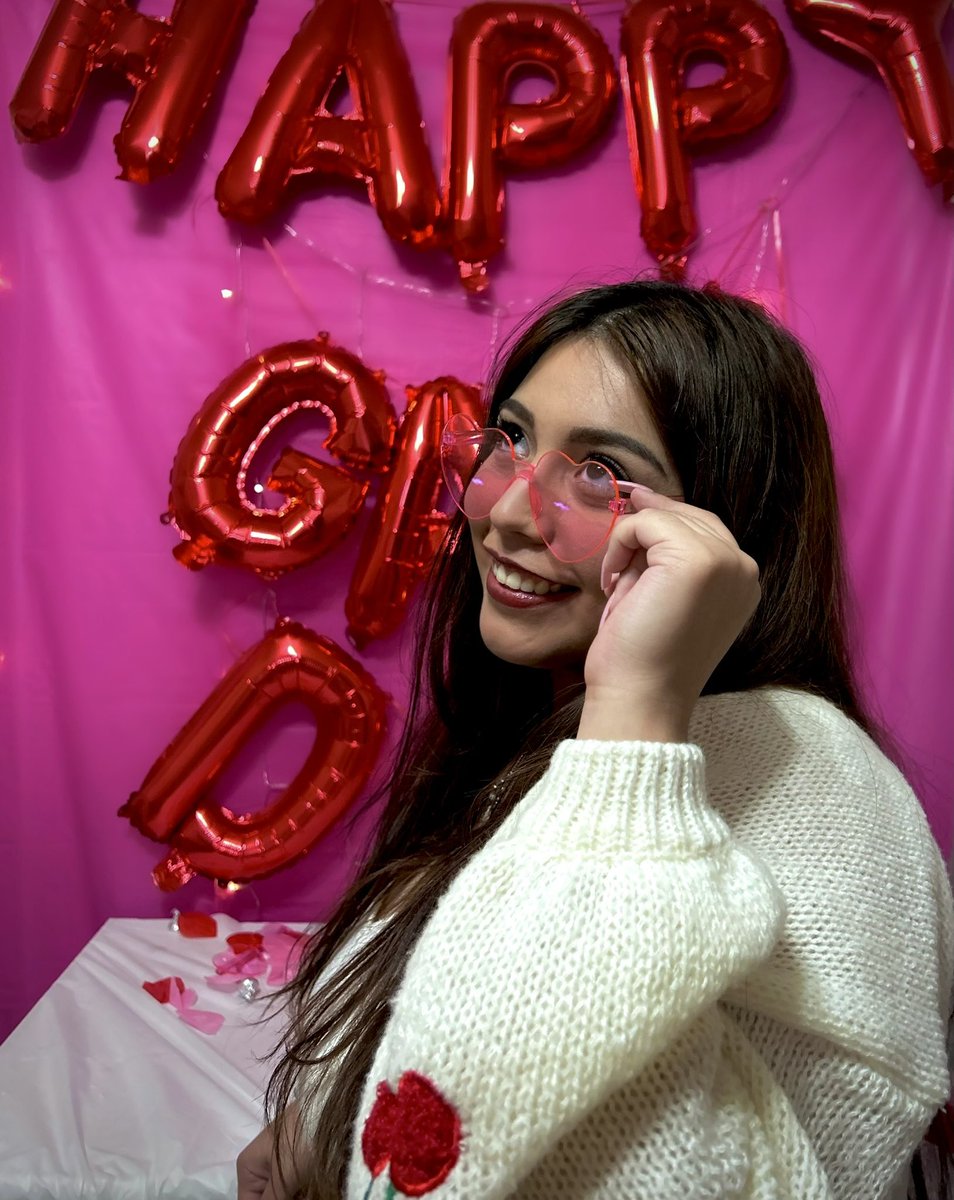 janisyvette__'s tweet photo. happy galentines day from ur local hot mom🍒 https://t.co/YYhNY8qUTM