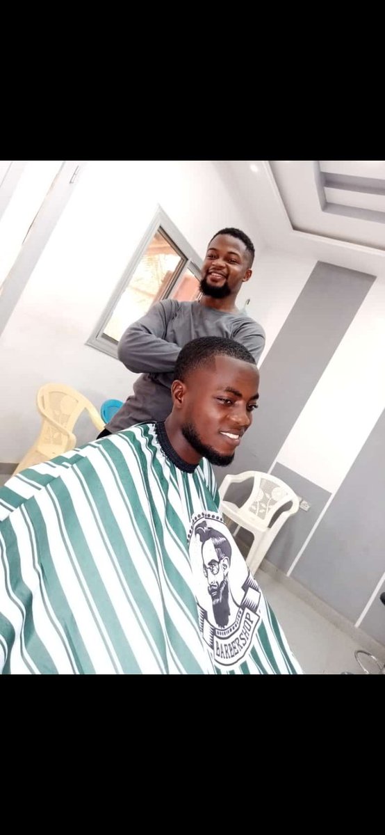 Mho_bolajhi's tweet photo. Me : putting smile on my clients face to start new week βΊ .
#BestCuts β‘π
#Barbershop πΉπ¬ https://t.co/rYqMy0G2de
