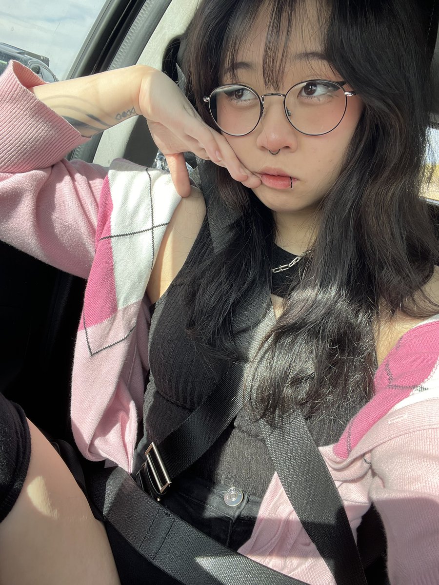 madi ♡ on Twitter: "RT @sooyensu: valentines coming soon, manifesting a