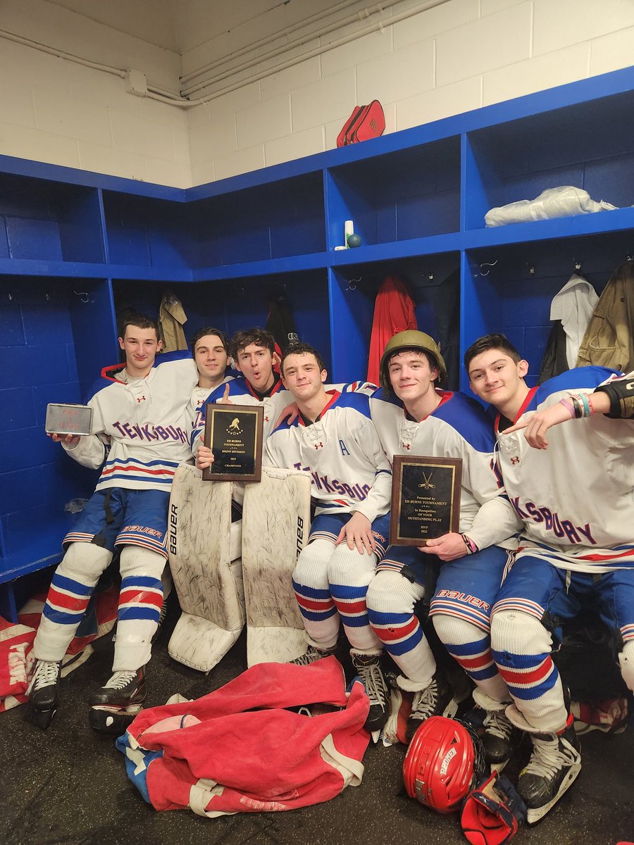 TMHSHOCKEY's tweet photo. REDMEN WIN! Goals by Feudo, Barnes(2), Chapman, Cooke, &amp; Insogna #Bucket Barnesy #MVP💪 #PackALunch guy Jackson 👏 #BigBen 25 saves #RedmenWin #RedmenPride 
Next: Sat 2/18 3p Home v. Winchester again. @MassHSHockey @MHLbbiglive @MassNZ @HNIBonline @In_The_Slot https://t.co/wNJ0i6Yu4c