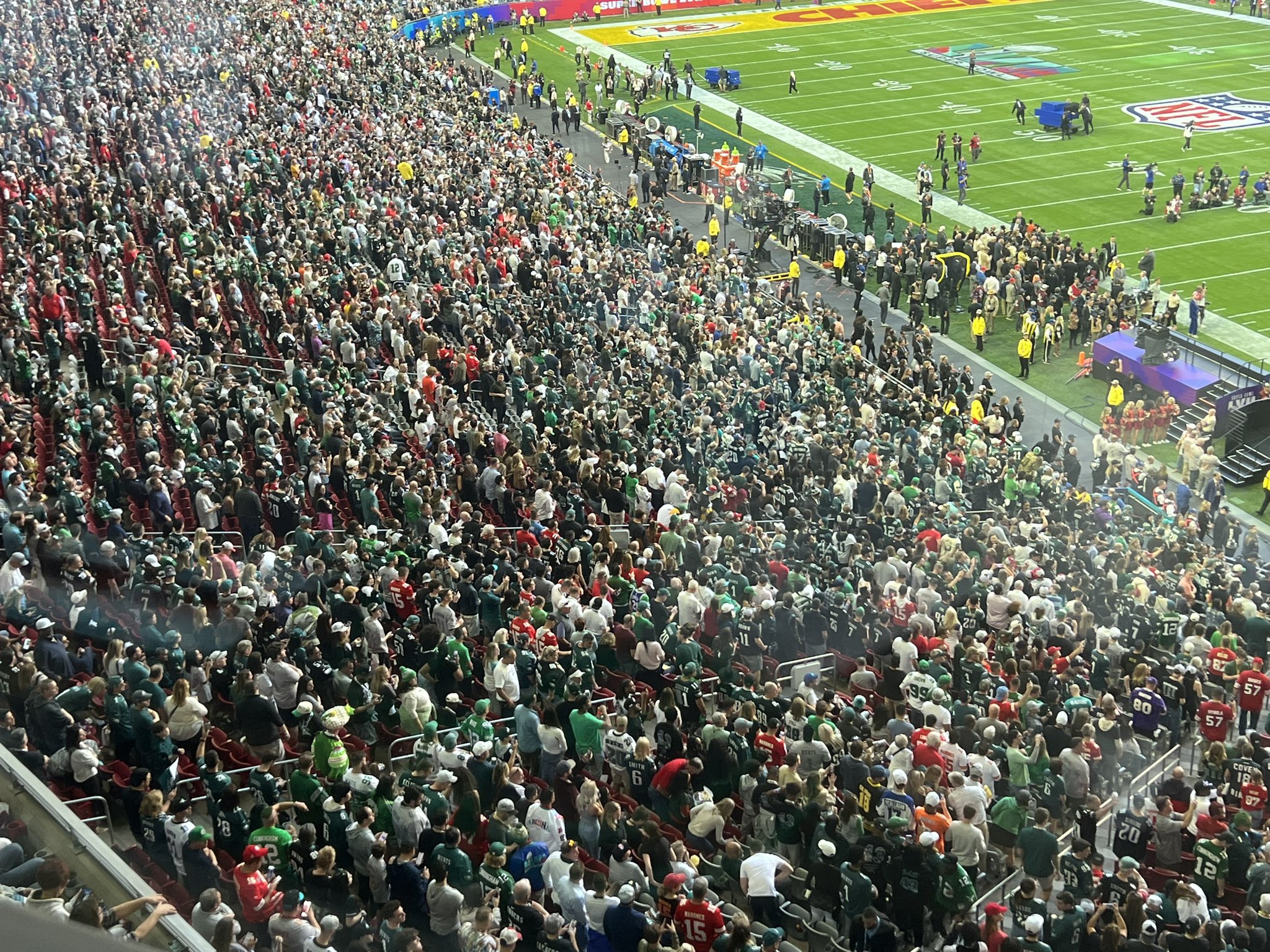 Jimmy Kempski on Twitter "Lotta green on the Eagles’ side, lotta red