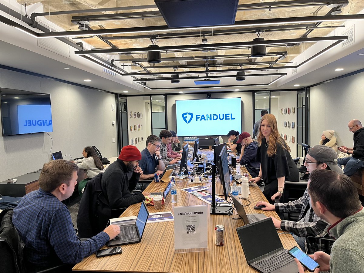 #TeamMWW war room getting ready for @fanduel’s #KickOfDestiny 🏈🏆 #SuperBowl #SuperBowlCommercials #clientlove