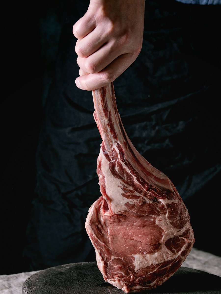 Drooling over this steak! Perfect for two!
#steak #foodporn #yum #ValentinesDay #tomahawk