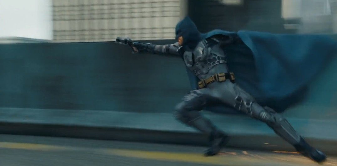 DiscussingFilm's tweet photo. First peek at Ben Affleck as Batman in ‘THE FLASH’. https://t.co/OKcvXfEgkZ