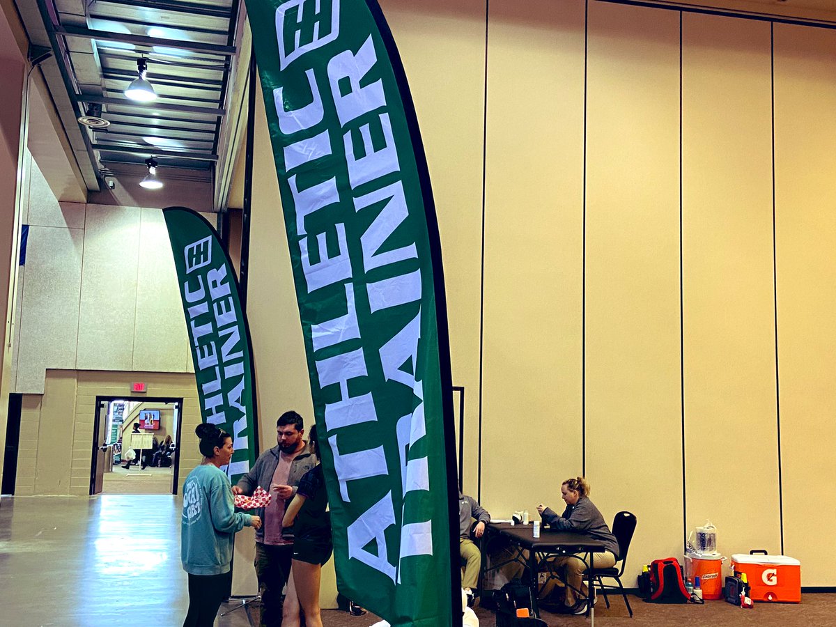 We always appreciate Huntsville Hospital trainers <a href="/HHSportsCenter/">HH SportsCenter</a> helping with tournaments <a href="/NASAVB/">NASA Volleyball</a> #SportsHsv #ihearthsv