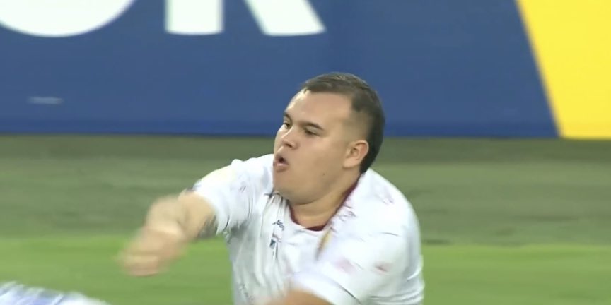 juli_sanabria's tweet photo. AGRESOR  🤬🤬🤬 por cerdos como tú se daña el buen fútbol https://t.co/pNQevjgtbN