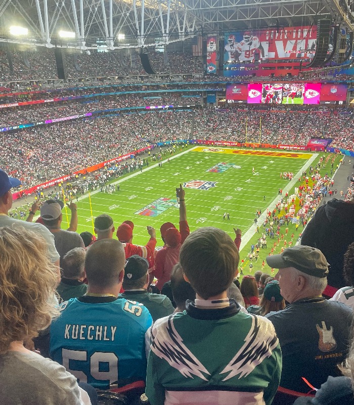 dreamfound's tweet image. Kellirae made it to the @SuperBowl thanks to @NFL and our Dream Heroes! #SuperBowlLVII #NFL