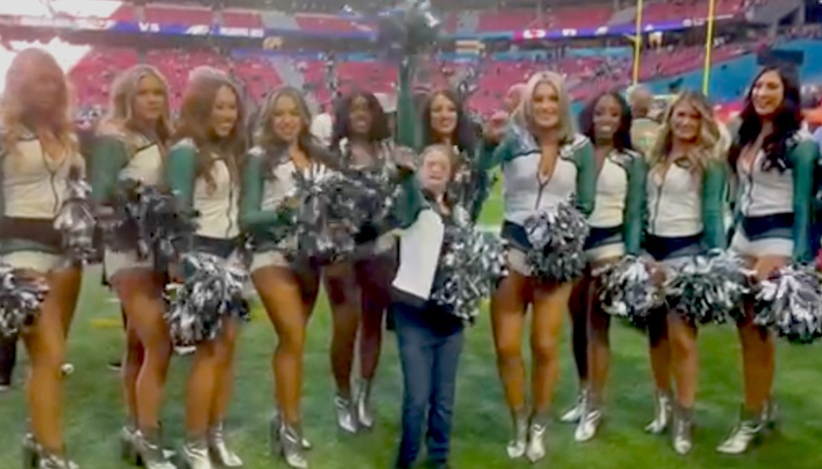 dreamfound's tweet image. Kellirae made it to the @SuperBowl thanks to @NFL and our Dream Heroes! #SuperBowlLVII #NFL