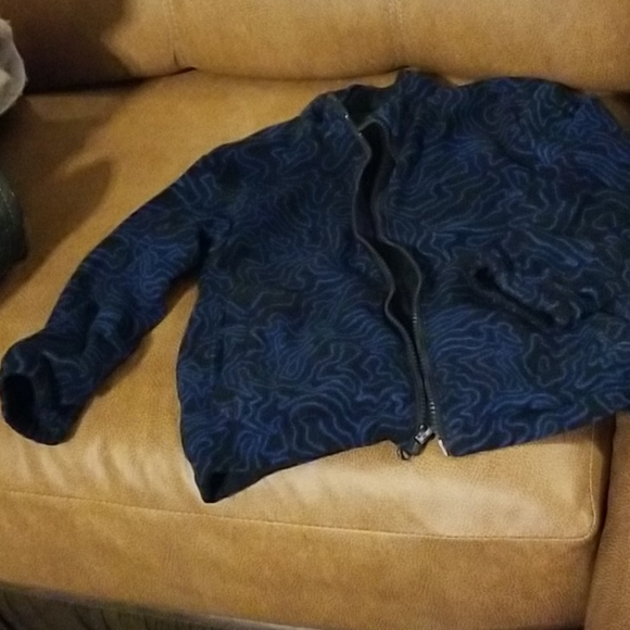 So good I had to share! Check out all the items I'm loving on <a href="/Poshmarkapp/">Poshmark</a> from <a href="/LHBOSSD/">The Patriot Utahn 🇺🇸👩‍⚕️🦺</a> #poshmark #fashion #style #shopmycloset #sanasafinaz #vintage #athletech: posh.mk/fU0qrFs1mxb