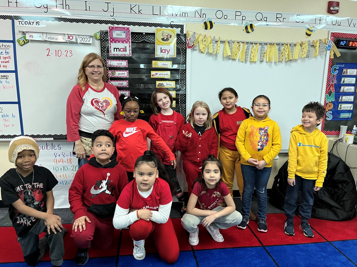 IrvingElementa1's tweet photo. Here's a few pics from #RedFriday. #SuperBowlSpiritWeek #SuperBowlLVII  @Chiefs #IrvingShines #wpsproud https://t.co/1bQ9P91ZA1
