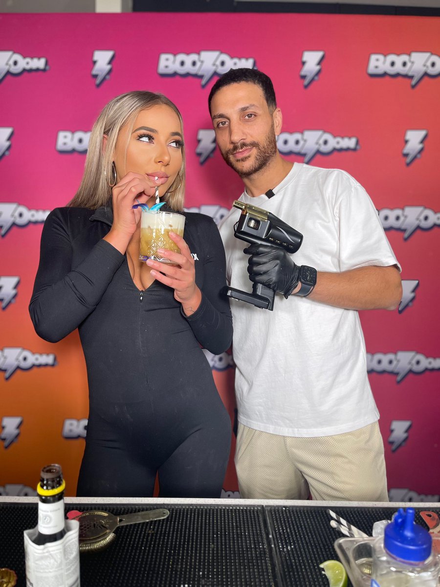 BOOZoomAus's tweet photo. We hired a professional bartender to teach Catia how to make a Whiskey Sour Cocktail. These two had some great fun doing this, you won’t want to miss the Reel that’s Dropping Soon…

#boozoom #boozoomit #alcohol #alcoholdelivery #wedeliver #melbourne #cocktails #whiskeysour https://t.co/uEyUYpEZUq