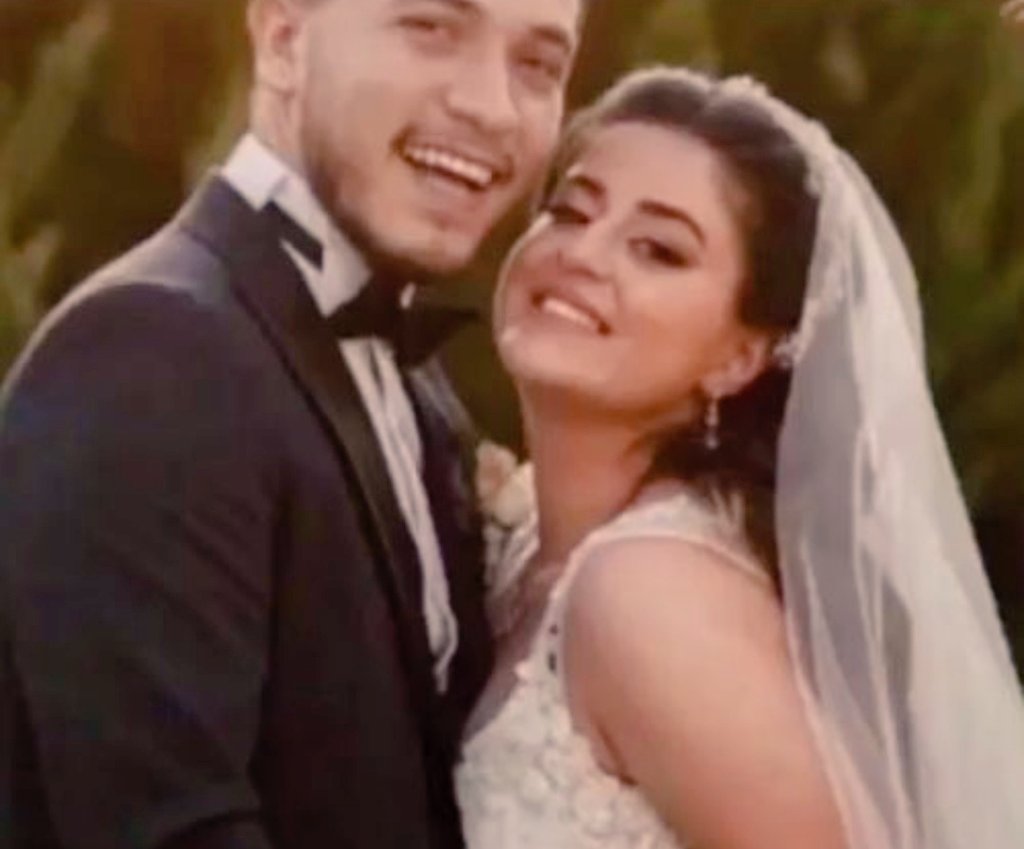Aleyyynaaaaaa's tweet photo. Yatağında sevdiği adama son kez sarılmıştı belki de söz verirken bizi sadece ölüm ayırır demişlerdir... Sizi ölüm bile ayıramadı https://t.co/7AoC76JgAK
