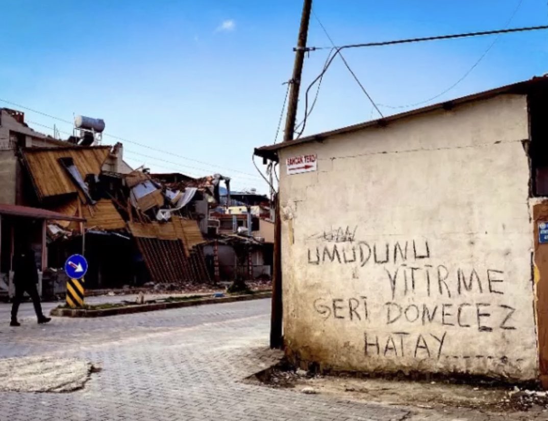 Yerim yurdum falan vardı , Işık’larım yanardı .