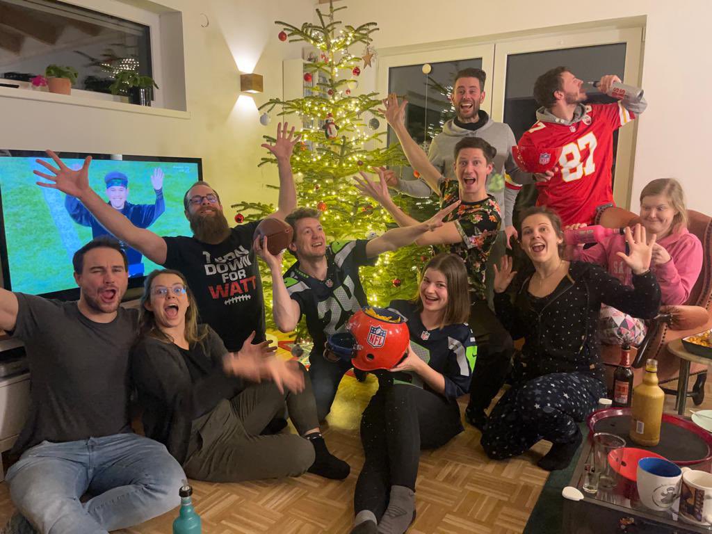 Alex00849487's tweet photo. Christmas Bowl 🌲 @Icke41 #ranSB57 #rannfl #SBLVII https://t.co/bKoXxDkuPt
