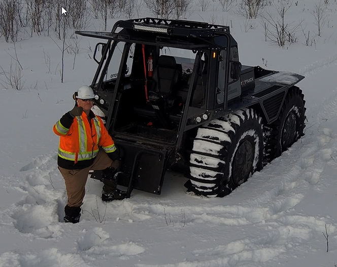 ruf_diamond's tweet photo. Awesome piece of kit. Fat Truck in deep snow, no problem. I get out to take some pics, and I’m in 4 feet of snow. Zero snow penetration. Warm and dry. 🙌🙏💪😎

#NEOSOvershoeCA https://t.co/UfajRSlrEv