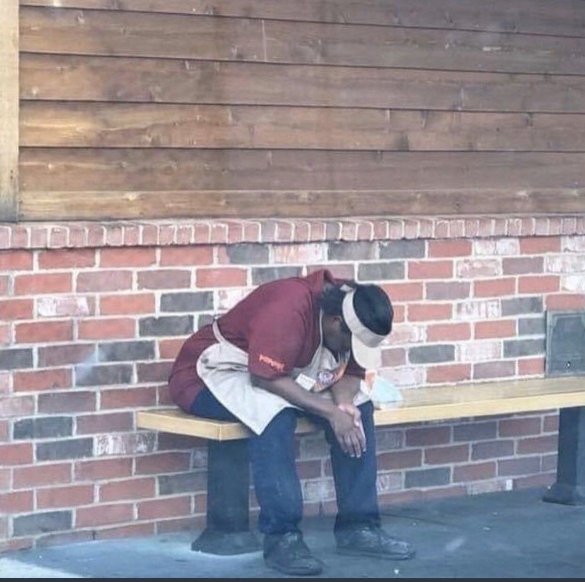 playboy_heist's tweet photo. @PapaJohns workers tonight after the Super bowl 🤣🤣 #SuperBowl https://t.co/cuzuu2xzOA