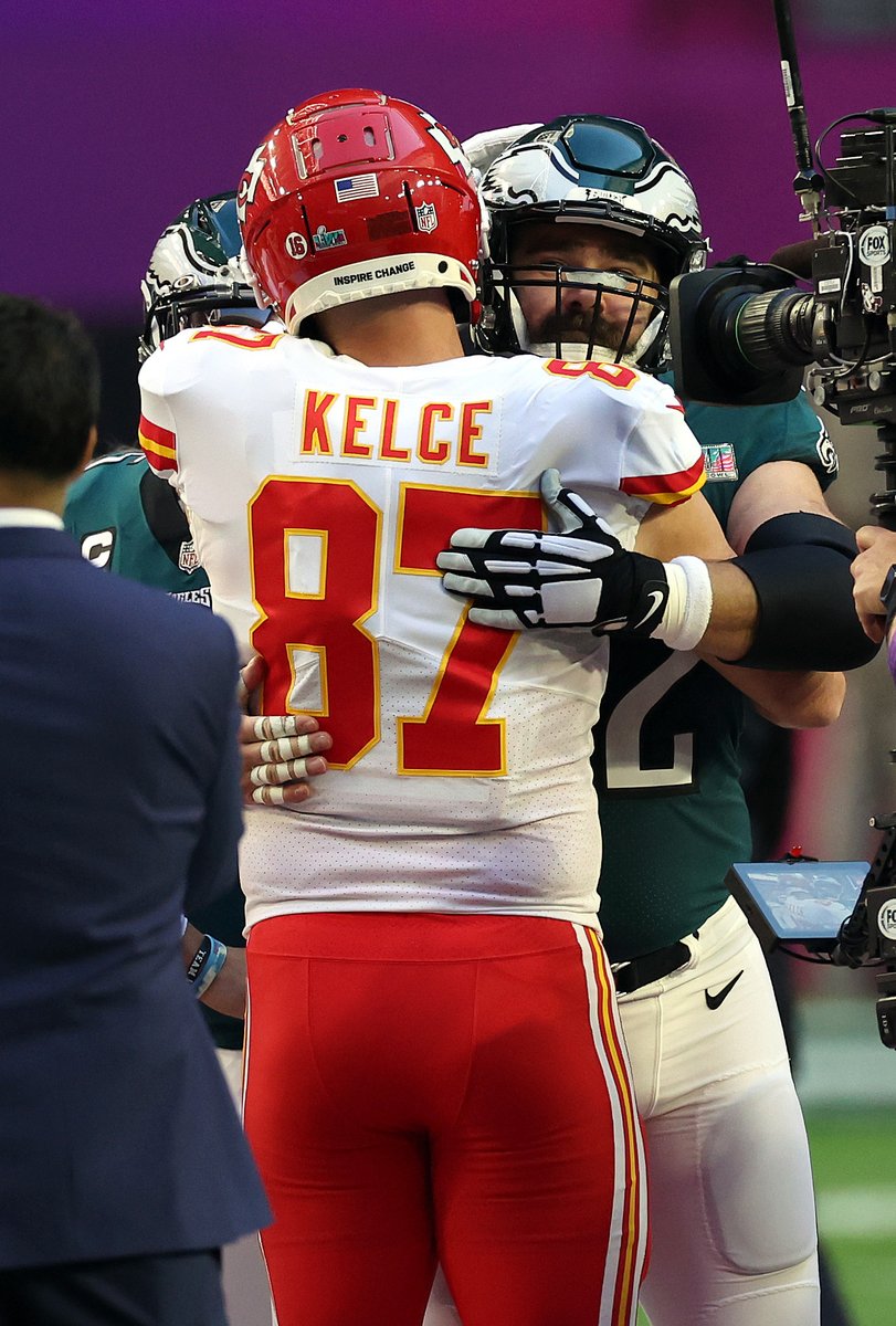NFLonFOX's tweet photo. Brotherly love. ❤️ https://t.co/DpYFleGdAy