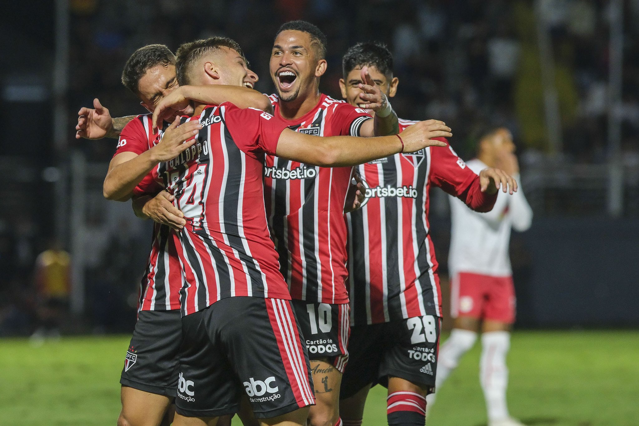 São Paulo FC on X: Fim de jogo! #SPFCxSAN (3-1) ⚽ Calleri ⚽ Galoppo ⚽ Luan  #VamosSãoPaulo 🇾🇪  / X