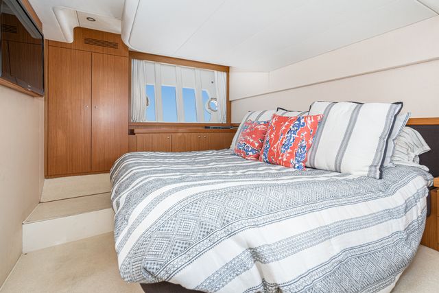 New to Market! Amazing 2010 Ferretti 510 Flybridge! Gyro Stabilized! 3 Staterooms! Full Beam Master! Two Full Heads! MAN 800hp Engines with three control stations! 
loom.ly/kW2DNUw
 #luxuryyachts  #yacht  #Ferrettiyachts