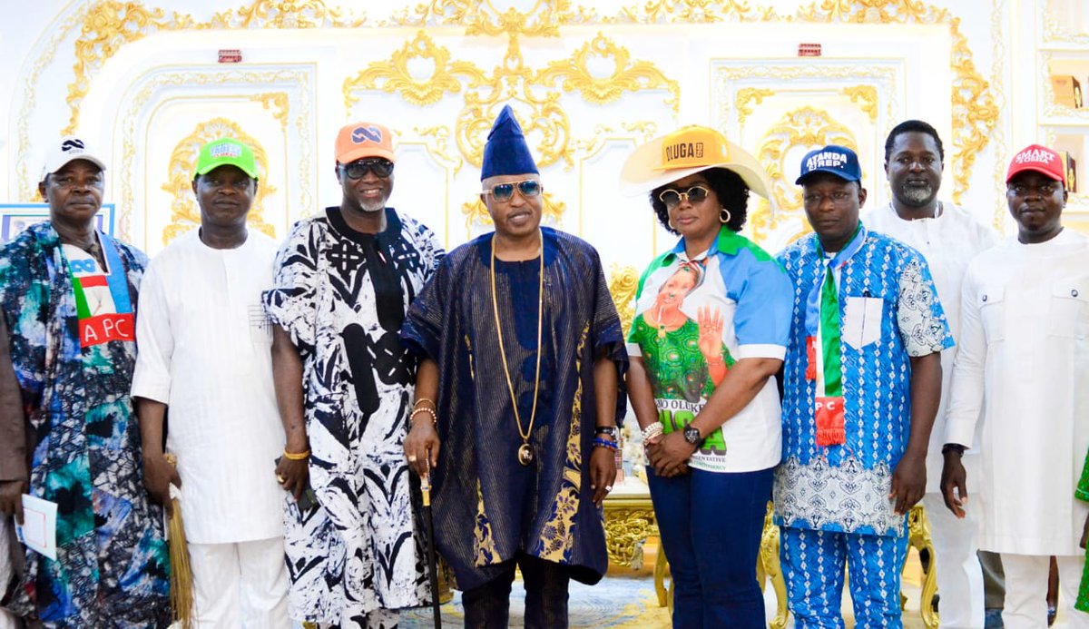 I attended the Osun West senatorial campaign rally in Iwo, Osun State. We later payed homage to the Oluwo of Iwo in his palace. Vote for peace, unity and development of Nigeria. Vote for Asiwaju Bola Tinubu and all candidates of the APC in the forthcoming general elections.