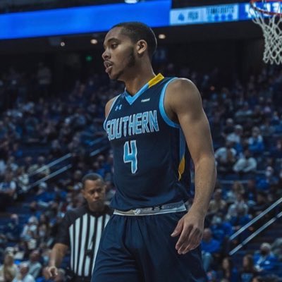 JaguarHoops's tweet photo. Hit that β€οΈοΈ to help us wish Senior Guard Isaiah Rollins @IsaiahKRollins a very ππͺπΉπΉπ ππ²π»π½π±ππͺπβΌοΈ
#SUBasketball #Family #ProwlOn https://t.co/y50d2HWeC2