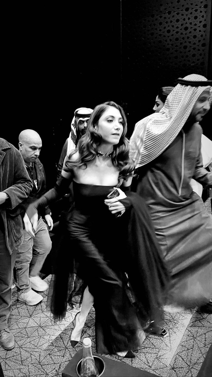 Stunning queen🤍
<a href="/raymahdii/">Rawan</a>
