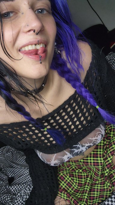 split tongue for twice the fun 😝 https://t.co/CE9wvGuoEh<a href="/tag/bigtiddygoth"class="tags"><span>#bigtiddygoth</span></a><a href="/tag/amateurhotclip"class="tags"><span>#amateurhotclip</span></a>