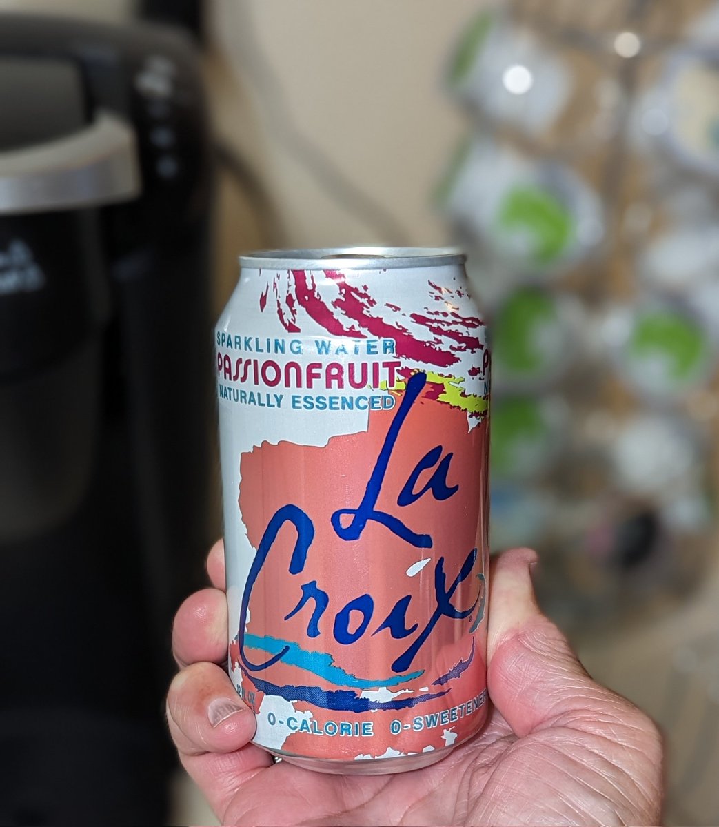 grunner01's tweet image. I love La Croix sparkling waters &amp;amp; first time trying the Passionfruit flavour. Which honestly I&apos;m not a fan of, but hey I have to drink them now lol. I prefer the Tangerine &amp;amp; Key Lime flavours. But I do want to try the Pamplemousse.  #LaCroix #sparklingwaters @lacroixwater