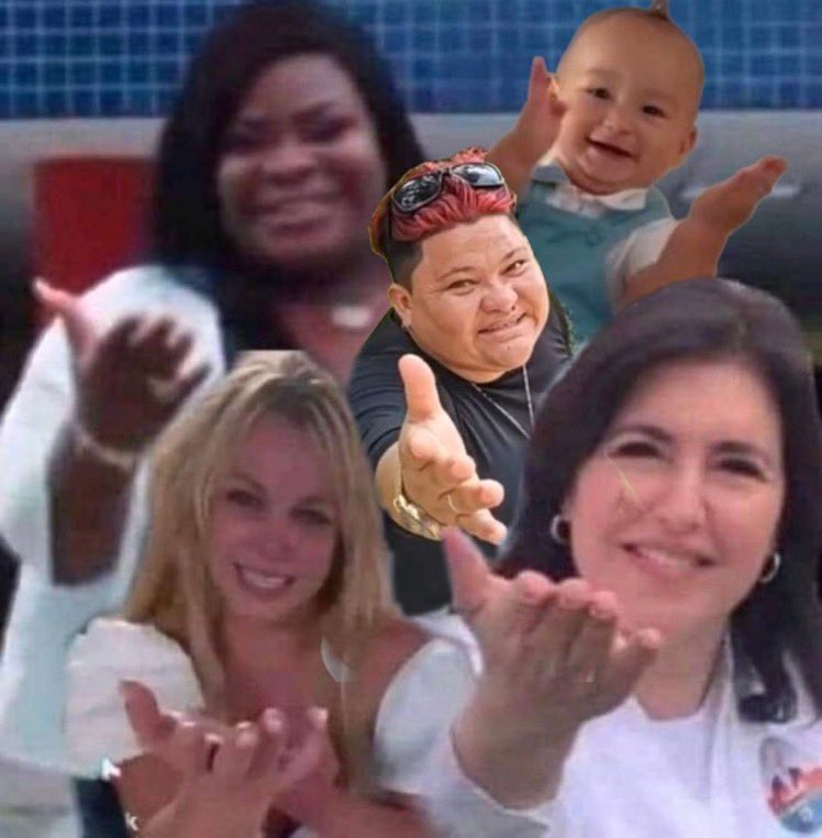 joaoduartx's tweet photo. a rede tv batendo pico de audiência pela primeira vez na história graças a riri #SuperBowl #Rihanna https://t.co/z1DtScNcnL