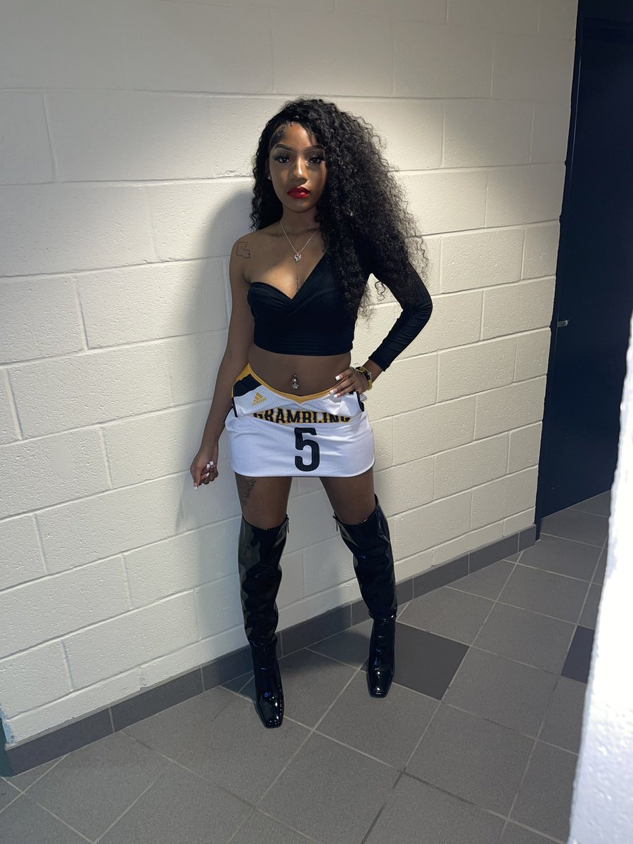 TaliyahDaBratt's tweet photo. Every time I took a break, the game got boring   #gramfam https://t.co/1rKCNLcC7g