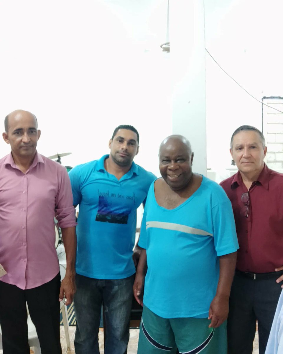 MichaelValenca's tweet image. Hoje conheci o irmão Joel que tem o sonho de fazer desse espaço uma igreja adventista!!!
#VemComigo