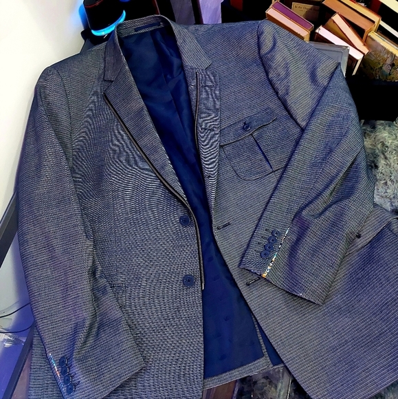 WayneSteer's tweet photo. So good I had to share! Check out all the items I'm loving on @Poshmarkapp #poshmark #fashion #style #shopmycloset #anthonylondon #garage #vincentdemarique: https://t.co/kD7vcEWpGh https://t.co/kTn1lydYvk