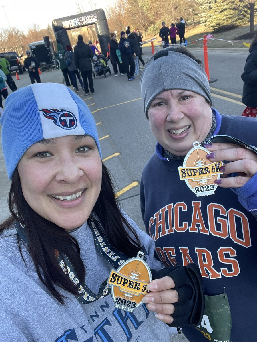 broncoalum97's tweet photo. 2023 race season starts with the Super 5k 🏈🏃‍♀️.  Upper 20’s &amp; sun made for one of the best weather days I’ve done for this race!  I usually don’t do repeat 5k races but this one is always a good time &amp; 2 miles from home at Novi High School. #optoutside #rfevents #runMI https://t.co/m9672ZD72A