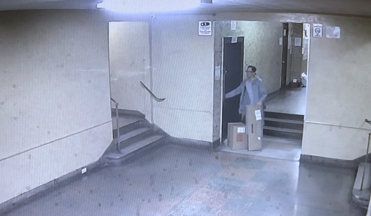So this Person Stole a Target Package of Mines for $853.09 and <a href="/Target/">Target</a> is Holding Me Liable to pay for leaving a $850 Package with no Signature Requirement … PEOPLE DO NOT ORDER FROM TARGET ONLINE &amp; DONT SIGN UP FOR THIER CREDIT CARD THEY WONT HELP YOU AT ALL Thanks <a href="/Target/">Target</a>