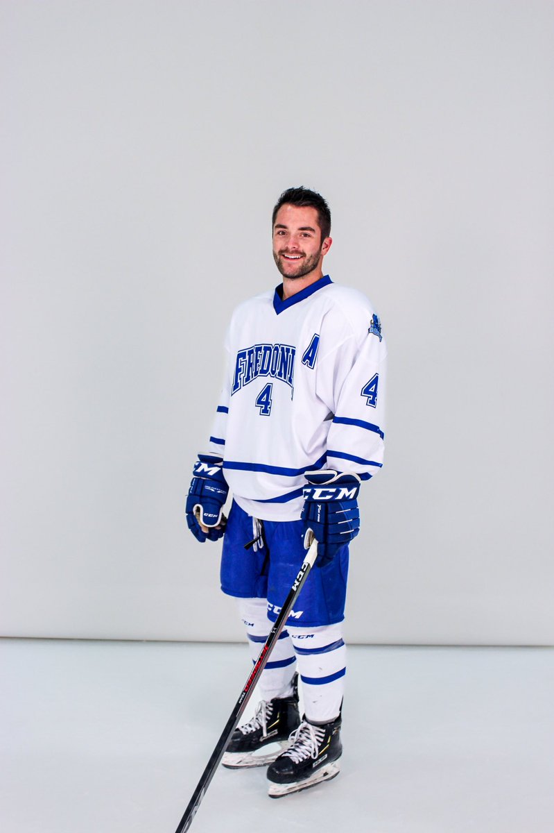 LeaderFredonia's tweet photo. Off Ice, Men’s Ice Hockey’s Craig McCabe is chill. But, on the ice, he’s not afraid to heat things up. 
@FredBlueDevils @Fredonia_D3Hky 

Our EIC sat down with McCabe last week to talk about his life on and off the ice 🧊. Click here to read the story: https://t.co/0n2ziD5h4i https://t.co/7xsvyebd72