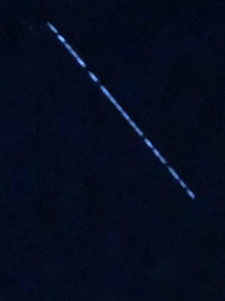 crystallemon's tweet photo. @elonmusk UFO over Grand Rapids, Michigan skies at 7:40 PM , https://t.co/riSPR2xlnj