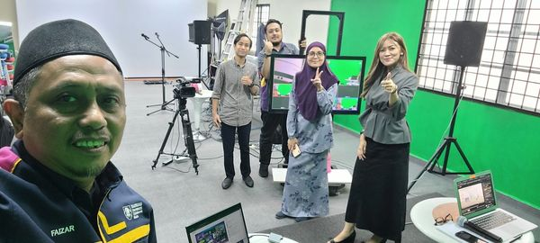 faizar's tweet image. Thanks to the team behind the scenes for the DIGITAL LIBRARY CHIT SERIES   
#libraryforall #digitallibrarychitchat  
#robots #aurorarobot #supernovarobot  #IR40