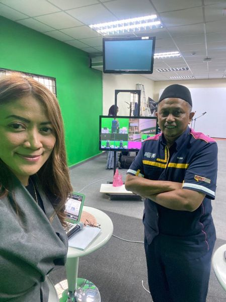 faizar's tweet image. Thanks to the team behind the scenes for the DIGITAL LIBRARY CHIT SERIES   
#libraryforall #digitallibrarychitchat  
#robots #aurorarobot #supernovarobot  #IR40