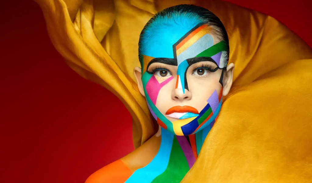 JoeEdelman's tweet photo. In most of my portraits and beauty and fashion portrait images, I make sure that the face is slightly brighter than the rest of the image.

Read more 👉 https://t.co/nASdhHfLjN

#PhotoShootTips #PortraitPhotography #BeautyPhotography #StudioPhotography https://t.co/nSQvOpuc6G