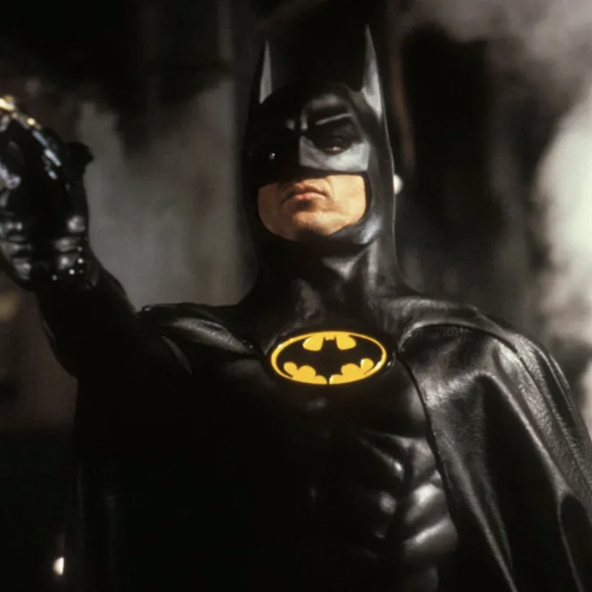 rafsviews's tweet photo. * yo cuando volví a ver el Batman 🦇 de Michael Keaton en el trailer The Flash * #TheFlashMovie https://t.co/zO01H2aui3